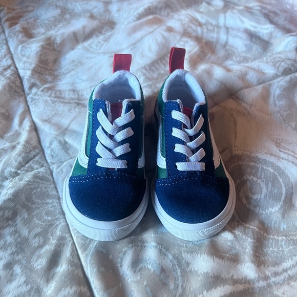 Vans almost new, just wore once - Picture 2 of 3